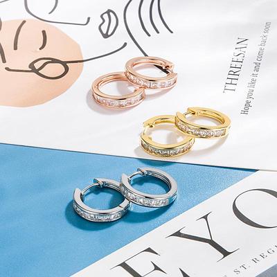 Elegante Zirkon-Creolen für Damen - Minimalistisches, Einzigartiges Design im Coolen, Einfachen Stil.