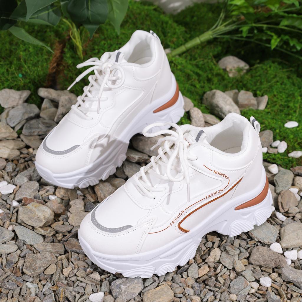 Small Father Shoes Women's 2025 Autumn New Versatile Thick-soled Non-slip Travel Sports Women's Shoes