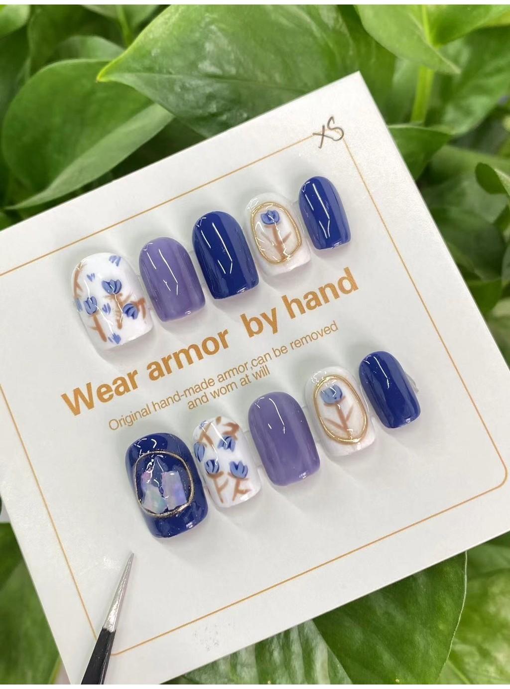 Exquisite Short Style Nail Art Set With Elegant Blue And White Porcelain Tulip Pattern XS