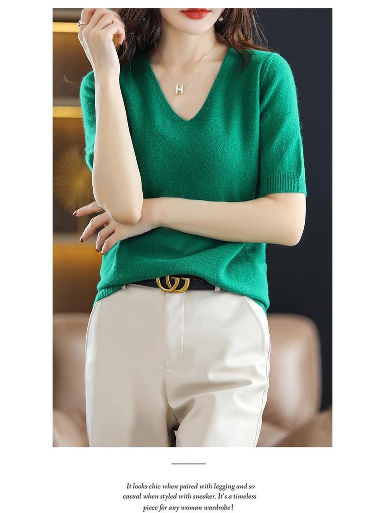 Five-Sleeve V-Neck Knitted Sweater for Women - Loose Casual Korean Style Half-Sleeve Top