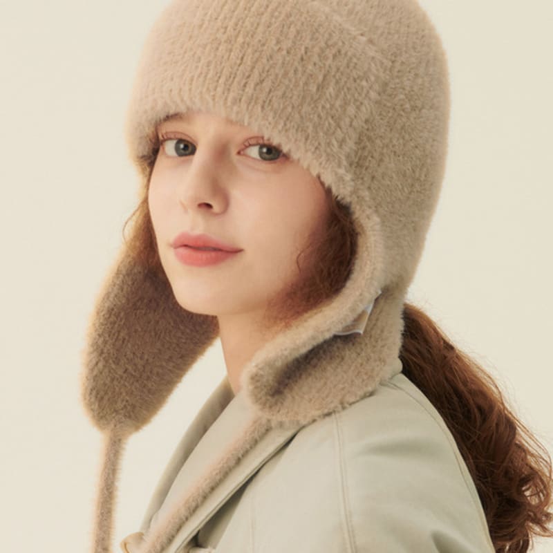 

GOCORI KNIT ШАПКА-УШАНКА - БЕЖЕВАЯ Вязаная шапка-ушанка single type