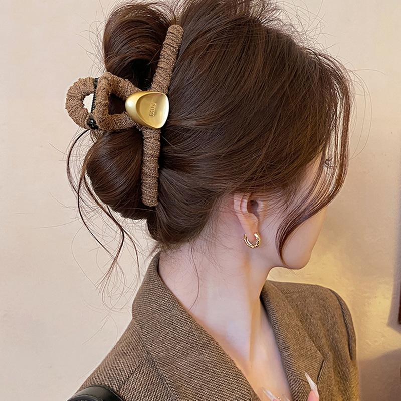 2025 Neue Acryl Buchstaben Haarnadel Mode Retro Premium Hai-Klammer Täglich Lässiger Wind Haaraccessoires Frauen