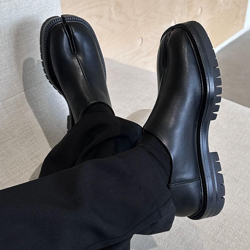 Tabi niche design one-pedal split-toe shoes low-top men's and women's personalized foot-fitting horseshoe shoes trendy pig's trotter shoes derby shoes