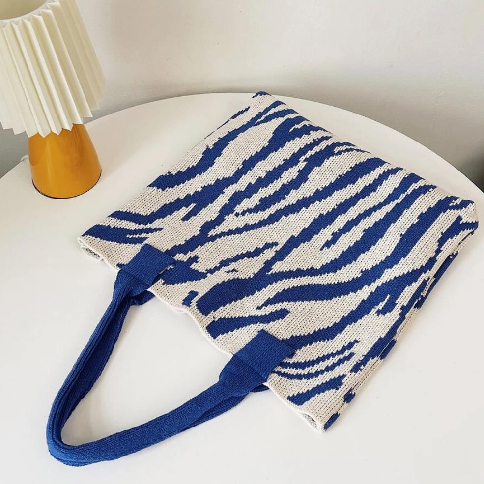 2022 Vintage Striped Knit Shoulder Tote - Large Capacity Fashion Bag for Women
