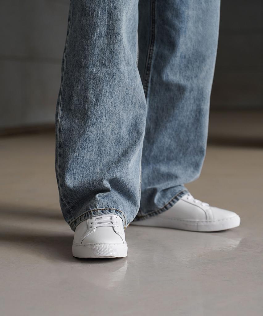 6Ft 1In White - White Sneakers