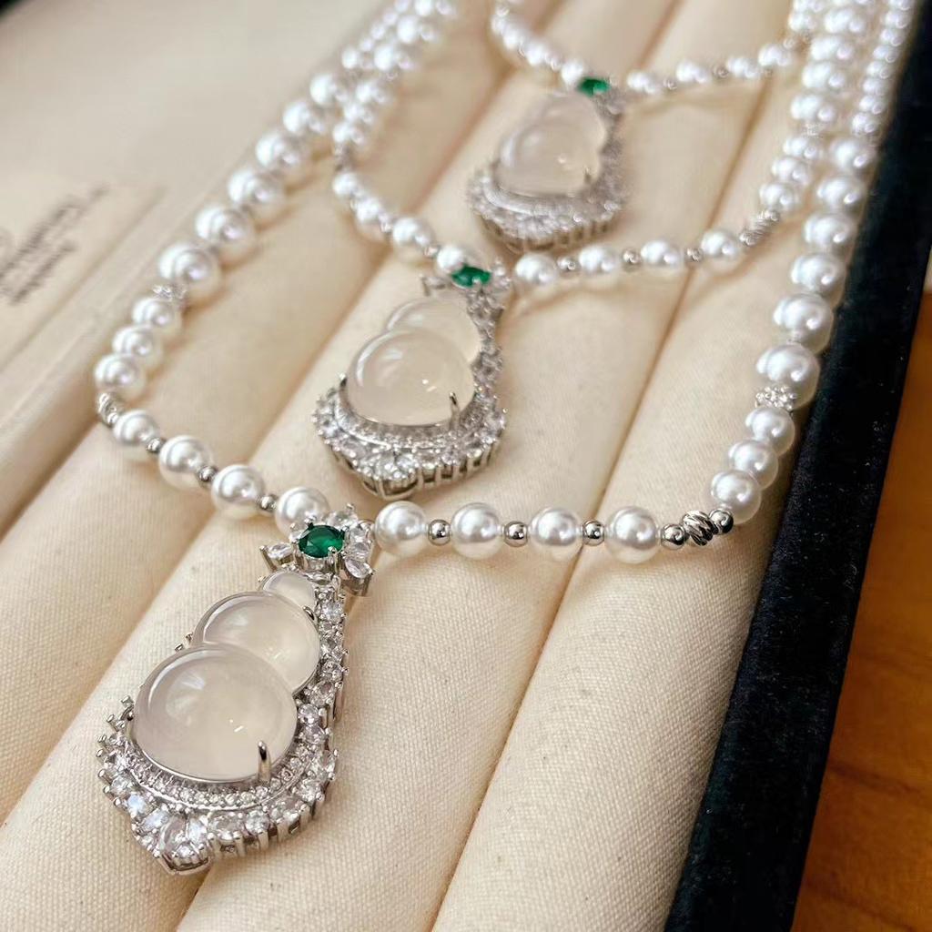 Retro High Quality Natural White Chalcedony Artificial Australian White Pearl Sweater Chain Necklace Autumn And Winter New Models