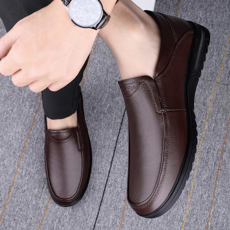 2024 nye ekte skinn menn fritidssko Luksus merke herre sko pustende slip on Black Business formelle sko