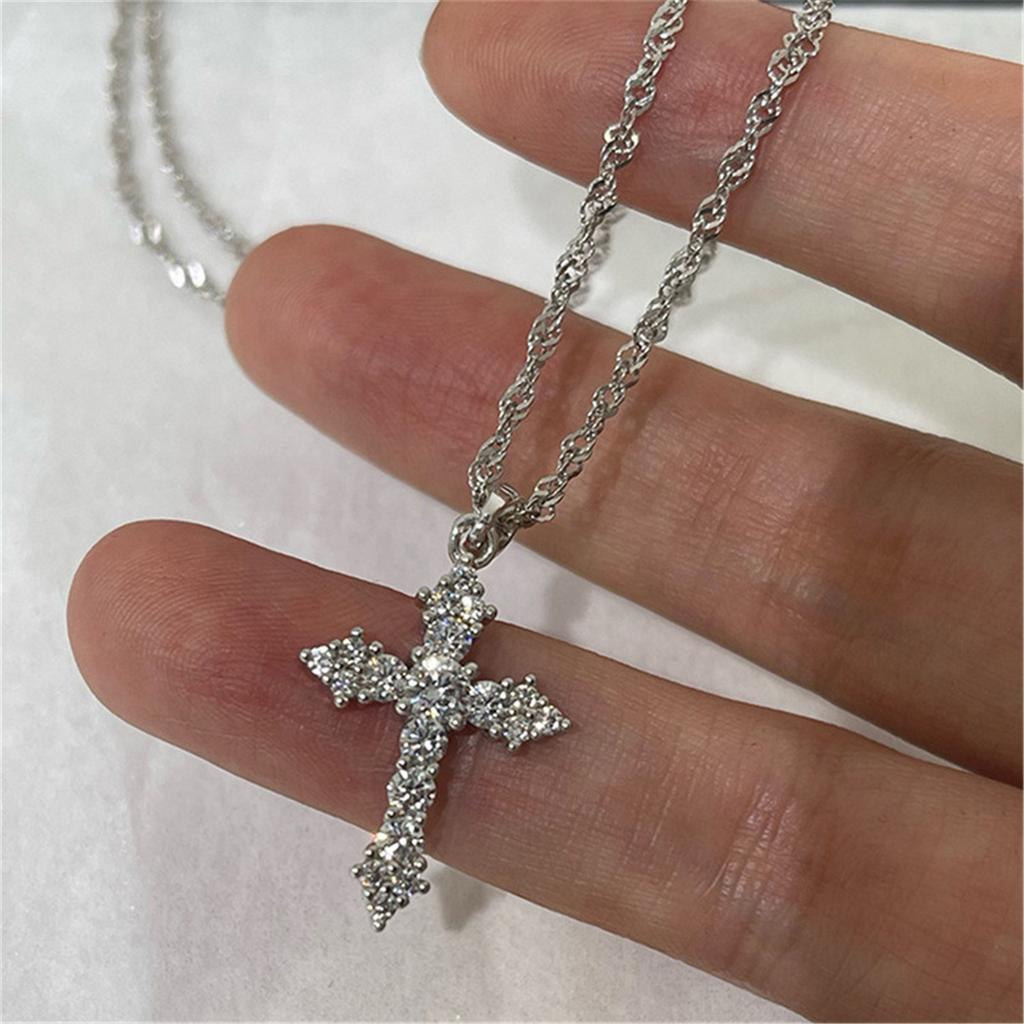 Elegant Cross Pendant Necklace Alloy Minimalist Design Adjustable Chain for Women Jewelry Gift Versatile Daily Wear
