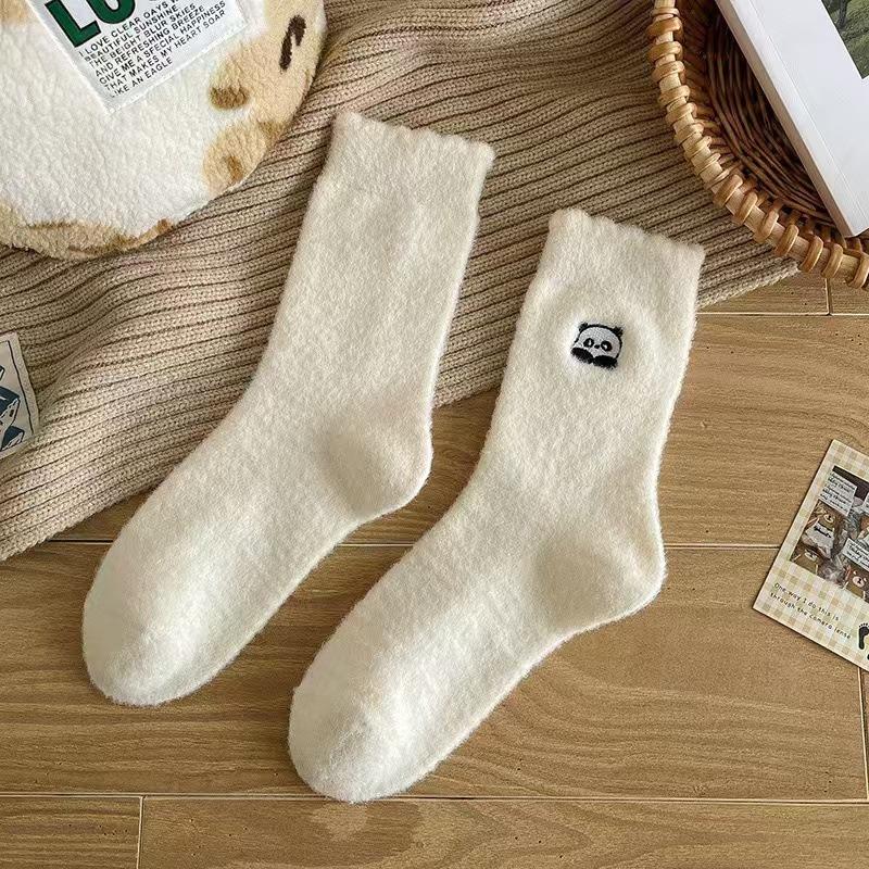 

Australian Velvet Women s Autumn and Winter Thickened Warm and Cute Cartoon-embroidered Mid-calf Women s Socks White Soft and Sticky Sleeping Socks independent packaging