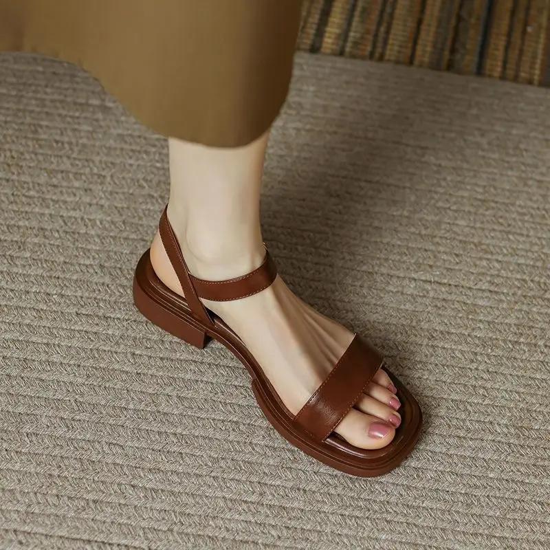 Ladies Shoes with Low Heels Footwear Outdoor Sandals for Women Beige Summer 2025 One Word Square Chic and Elegant Wholesale
