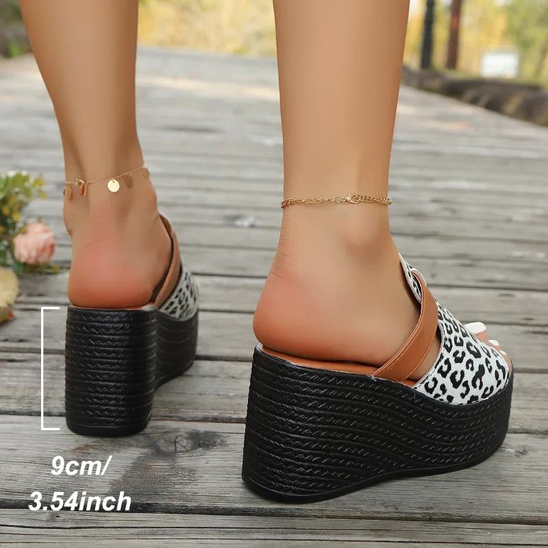 2025 Summer Women Slippers Wedges Sandals Trend High Heels Ladies Shoes Lightweight Slides Women New Beach Platform Slippers