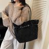 New Fashion Retro Style Large Capacity Women's Tote Bag Simple Light Luxury Women's Shoulder Armpit Bag