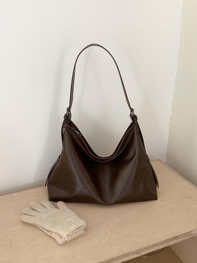 Korean lazy style soft leather shoulder bag women's versatile large-capacity tote bag ins fashionable retro commuter messenger bag