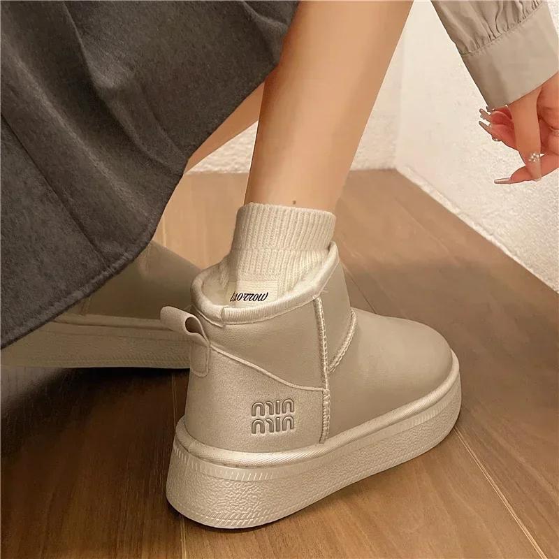 Women's Thick Sole Warm Snow Boots Wear-resistant Anti-slip Round Head Boots Women One Kick Breathable Suede Suede Leisure 2025