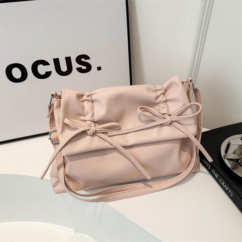 Casual soft-sided tote bag 2025 new summer large-capacity messenger bag fashionable bow commuter shoulder bag