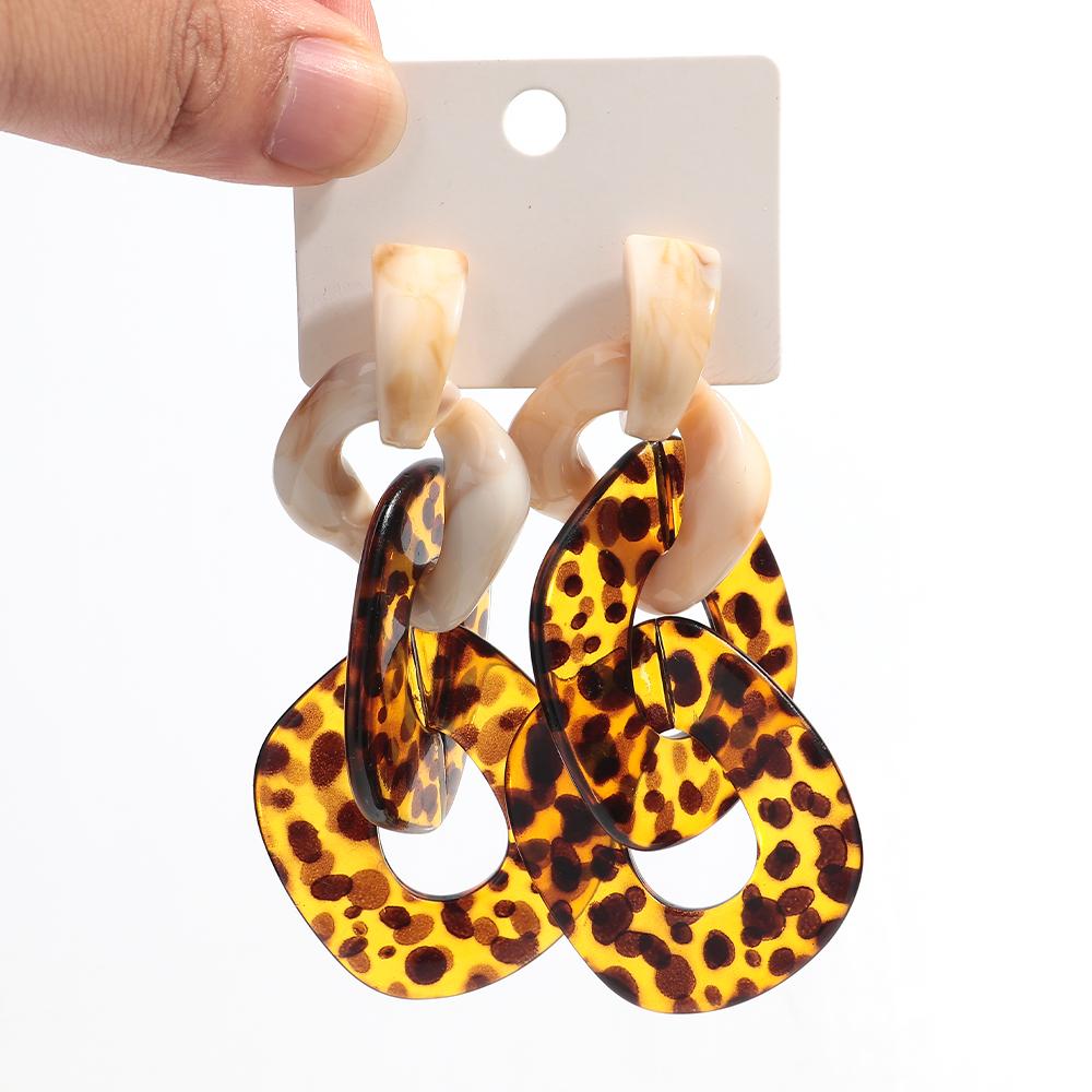 Punk Large Acrylic Rhomboid Geometric Long Earrings Leopard Dual Color Chain Dangle Earring for Women Personalized Retro Jewelry