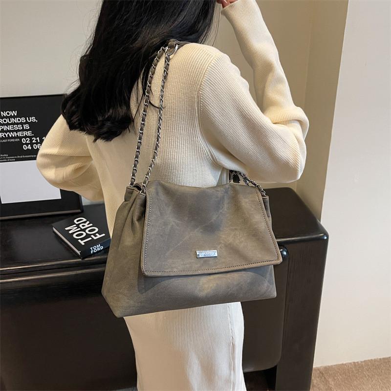 Crossbody Chain Strap Large Purse With Soft Pu Material Ideal For Casual Outings