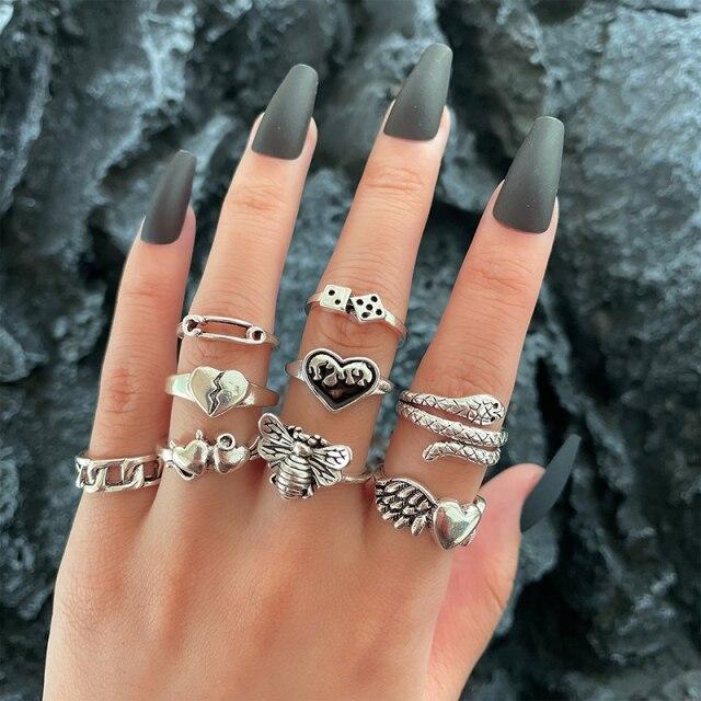 Retro For Women Punk Butterfly Heart Rings Set Retro Gothic Ancient Color Color Dice Angel Wings Charms Finger Rings JewelryVintage Rings