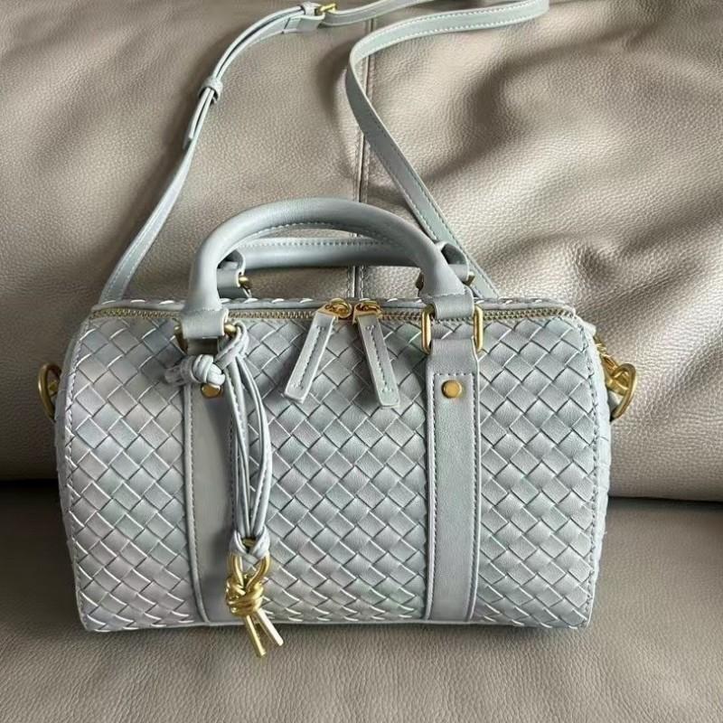 2024 Business Commuter All-matching Diamond-grid Cowhide Knitted Cross-shoulder Pillow-carrying Handbag