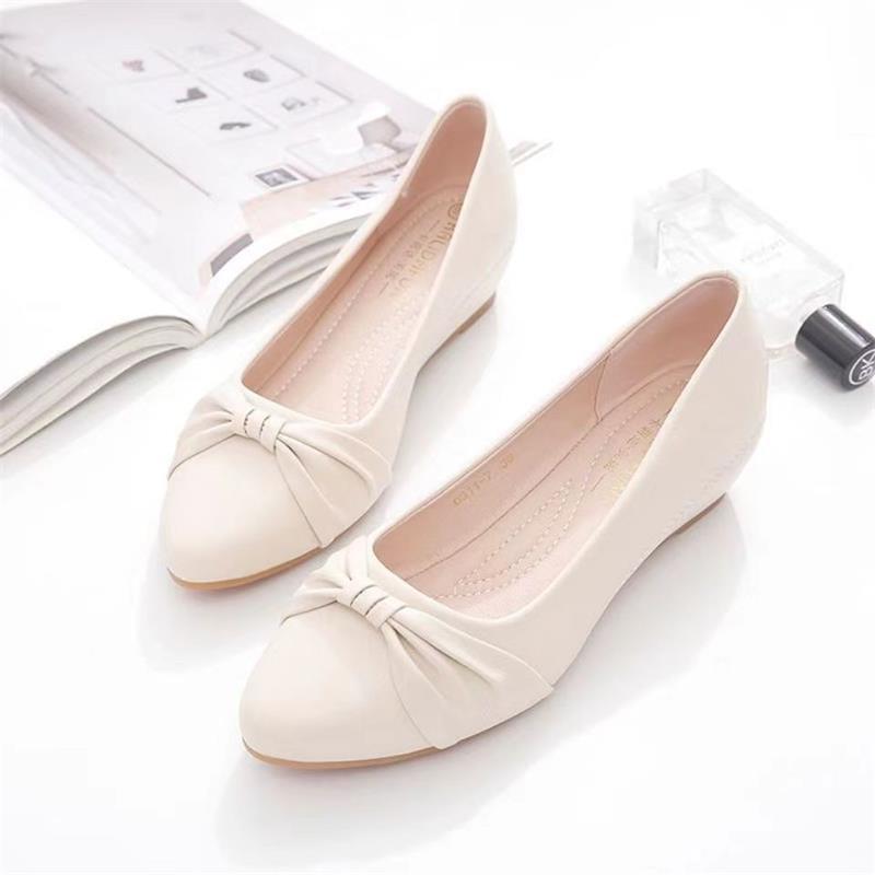 

Женские мокасины на танкетке из мягкой кожи - Коллекция Весна 2025 | Туфли на плоской подошве с мелким вырезом для женщин среднего возраста | Идеальны для летней носки 36 грязно-белый