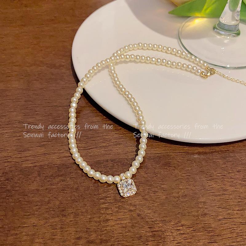 Flash Diamond Sugar Cube Pearl Necklace Women's Light Luxury Beaded Collarbone Chain Internet Celebrities with the Same Jewelry