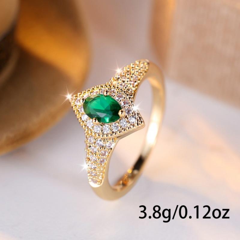 Retro famous style exquisite texture inlaid with emerald edge white diamond ring retro luxury