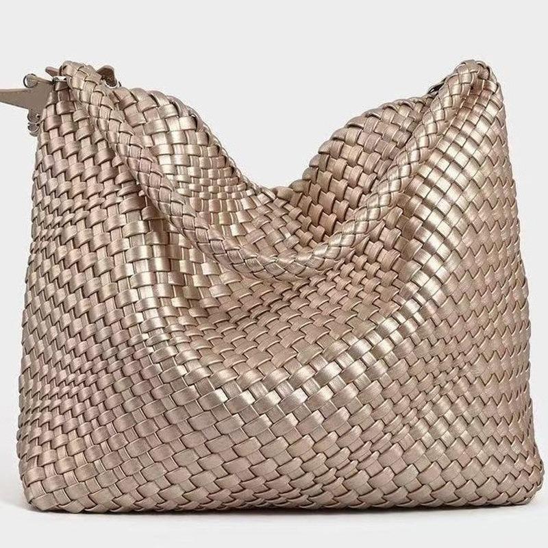 Handwoven women's bucket casual bag women's high-end commuting portable shoulder fashion versatile tote bag
