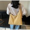 Korean large-capacity tote bag women's 2025 new fashionable simple crossbody bag lightweight and versatile commuter shoulder bag