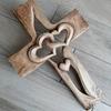 Holzschnitzerei Kreuzfigur Verschlungene Herzen Wandtischkreuz Heimdekorationen Stehendes Kruzifix Kirche Religiöses Geschenk