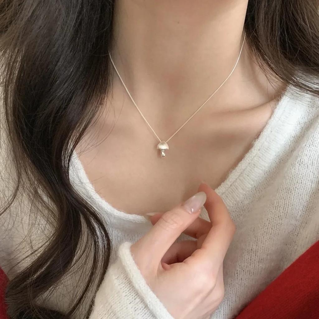 Frosted Mushroom Necklace Women's Fashion New Sweater Chain Autumn and Winter Light Luxury Accessories Women's Sweater Chain