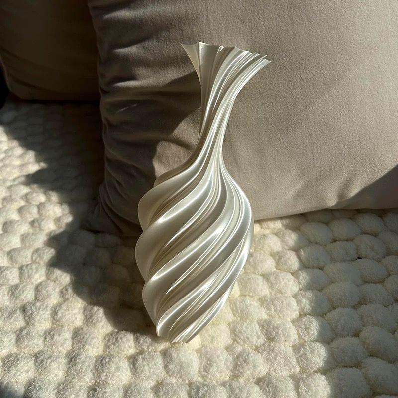 Shiny White Plastic Vase Glossy Decorative Centerpiece for Home Party Decor Lightweight and Durable Waterproof Vase Roomdecor