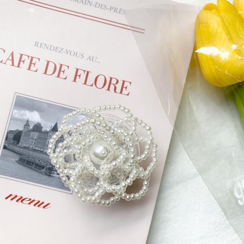 

Pure Rose Mobile Phone Airbag Bracket Wind Elegant And Simple Three-Dimensional Pearl Flower Desktop Support Frame