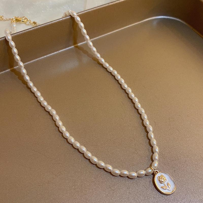 French retro artificial opal love flower pearl necklace collarbone chain Korean necklace women