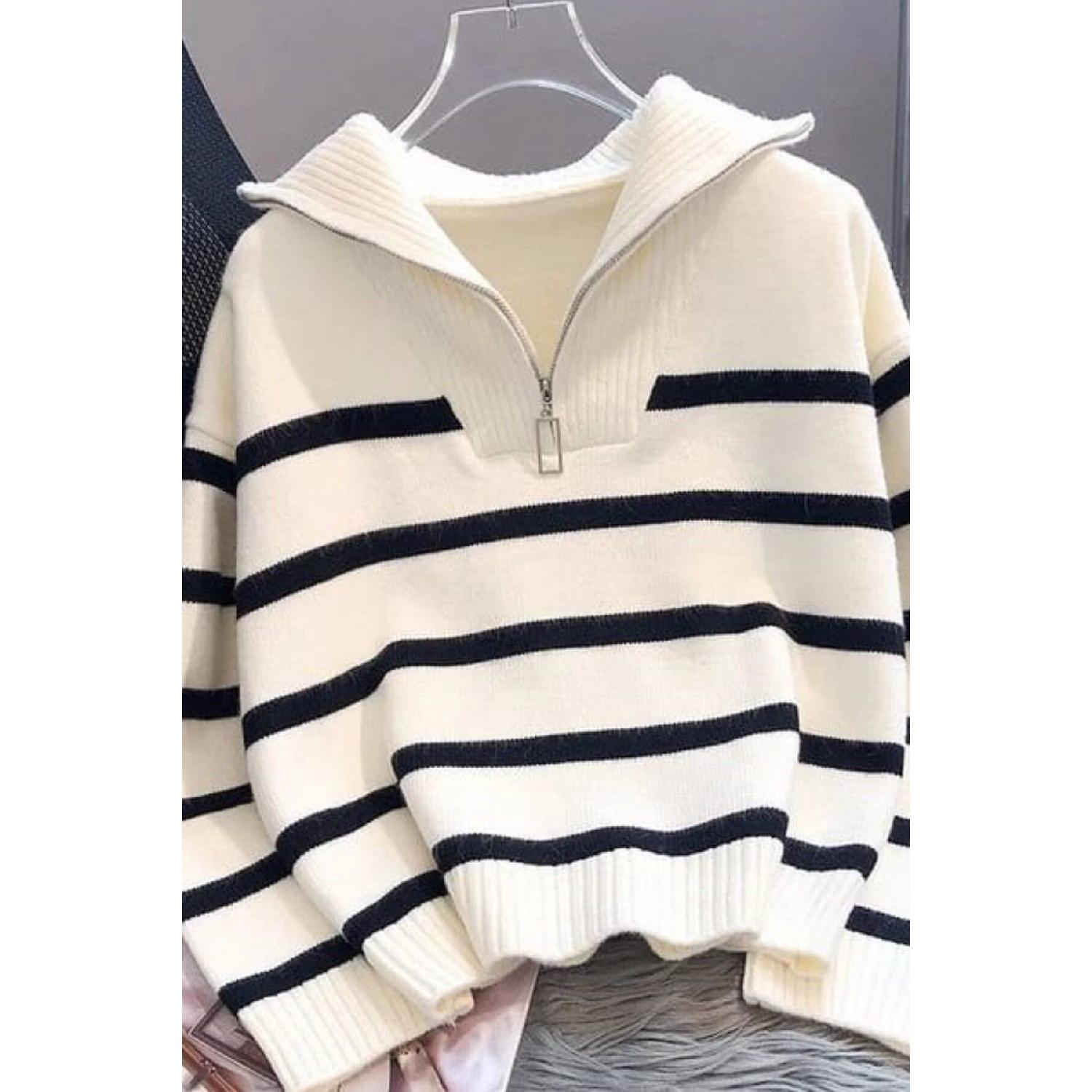 

Женский трикотажный свитер в белую полоску с высоким воротником и полумолнией Standart белый