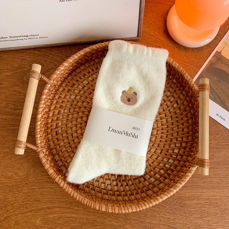 

Мультяшная вышивка животного Капибара Носки Капибара Флис Толстые Носки средней длины Мягкие Женские Японские Повседневные Напольные Носки для сна