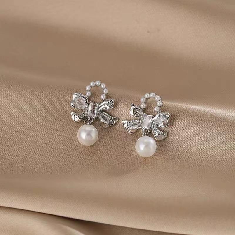 Exquisite Schleifen-Perlenohrringe Neue Nischen-High-End-Vielseitige Ohrringe