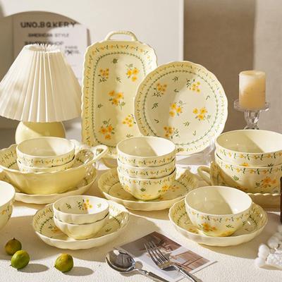 Dairesel Küçük Çiçekli Seramik Tabak Ev Öğleden Sonra Çayı Tatlı Pişirme Tabakları Zarif Kahvaltı Salata Tabağı Yaratıcı Sofra Takımı