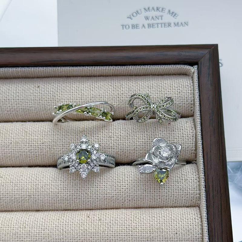 Nische Designgefühl Exquisiter Leichter Luxus Offener Ring Damen Olivgrüner Zirkon Temperament Super Flash Mode Gestapelter Zeigefingerring