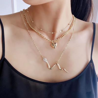 Collier pour Femmes Collier Animal Serpent Collier Punk Exagéré Pendentif Serpent Collier Os de Serpent Multicouche Bijoux Beau Collier Élégant pour Elle