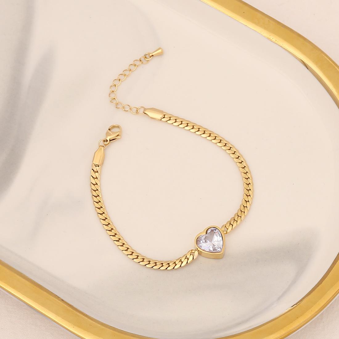 Euro-American cross-border jewelry, fashion stainless steel necklace, unique heart clavicle chain, elegant trendy neck ornament