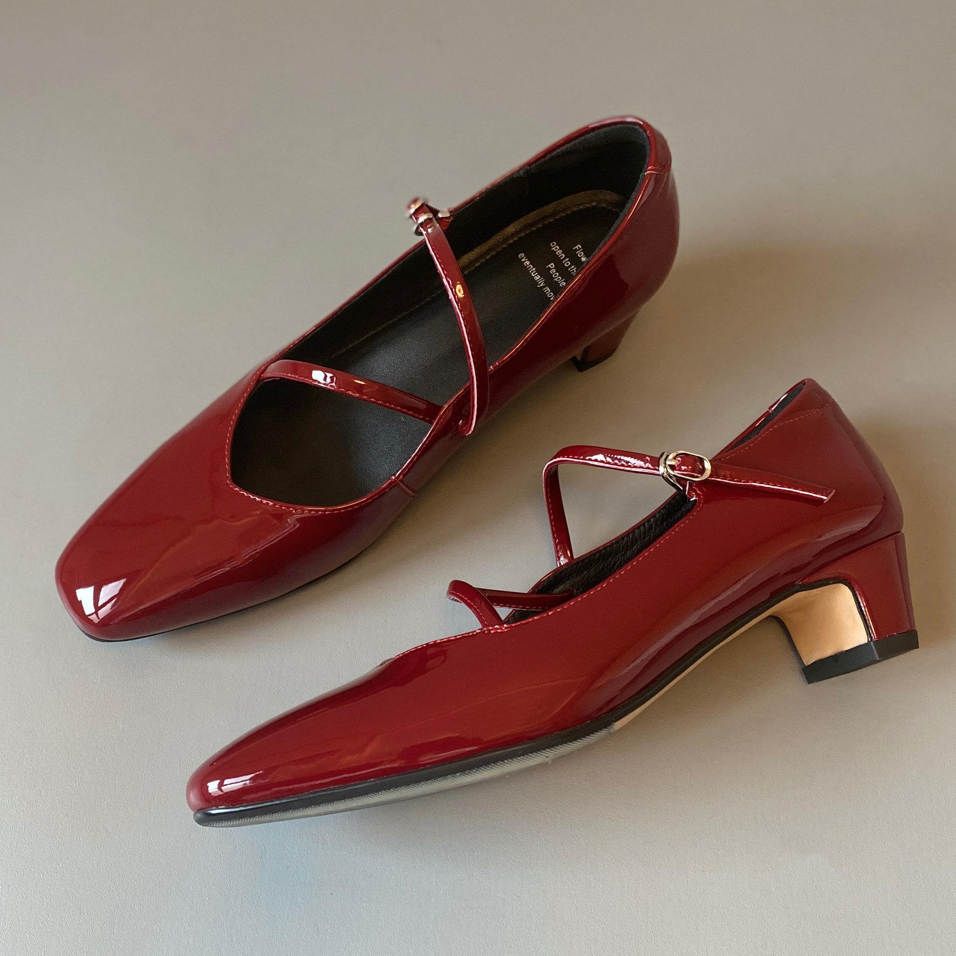 

Single Shoe Women s New Trendy Style Square-toe Shoes with Retro Thick Heels 40 червоний