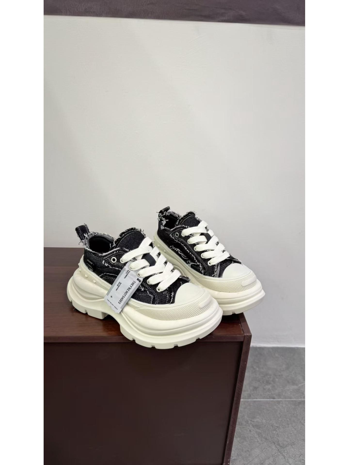 

Women s and Men s 6cm Height-Increasing Canvas Shoes - Trendy, Thick-Soled, Color-Blocking Casual Sneakers 44