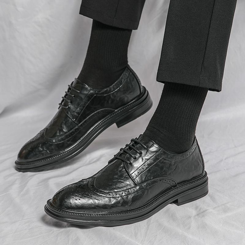 Fashion 2024 Carving Shoes for Men's Handmade Mens Wingtip Oxford Casual Leather Men's Dress Classic Business Formal British Style Shoes