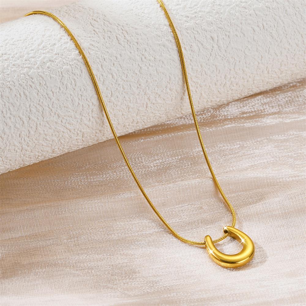 Simple Fashion Titanium Steel Women's Necklace - Non-fading, Luxurious, Versatile, Korean Style Clavicle Chain