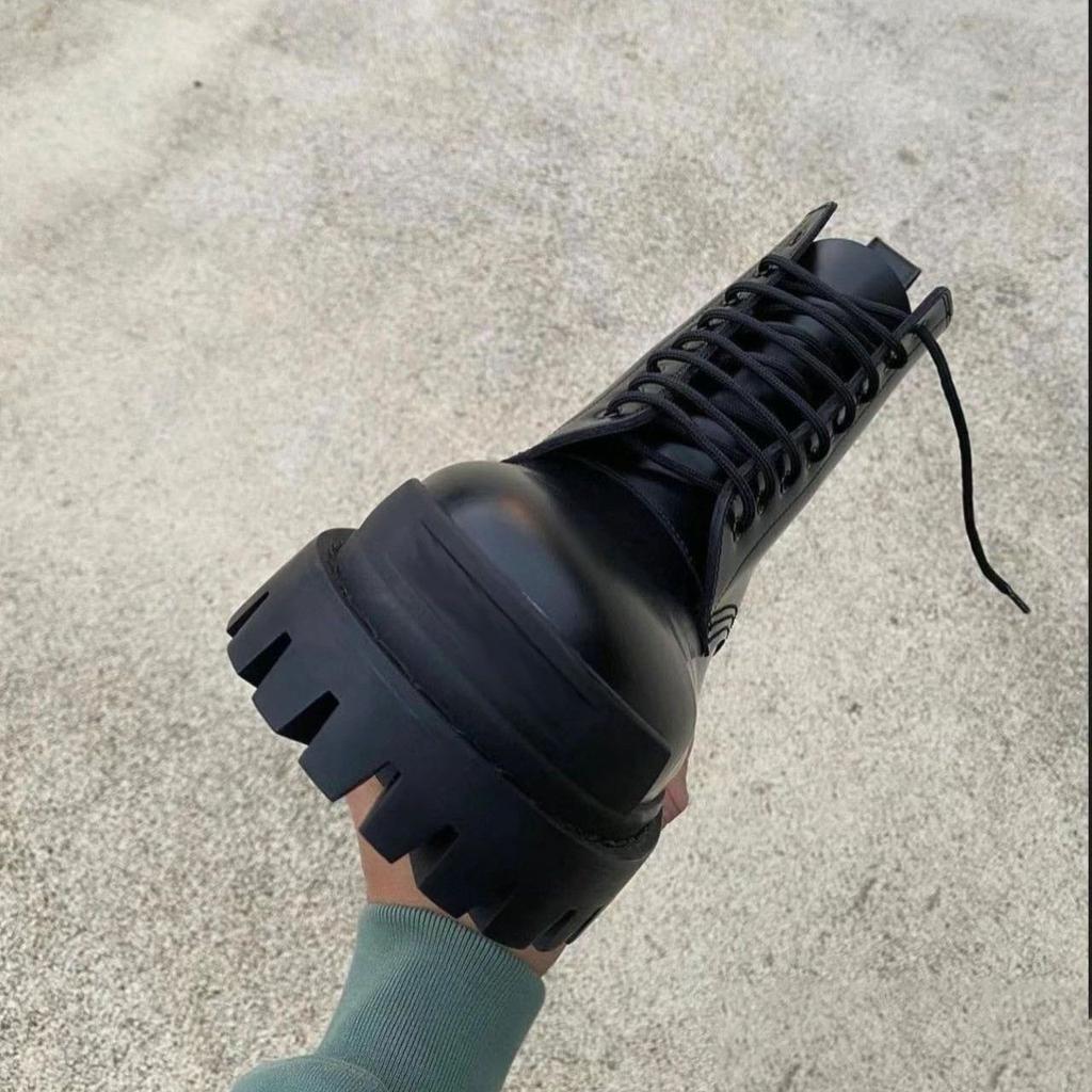 Herren Neue Herbst- und Winter Samt Dicksohlige Erhöhende Nischenmode Stiefel Lokomotiv-Tooling-Schuhe
