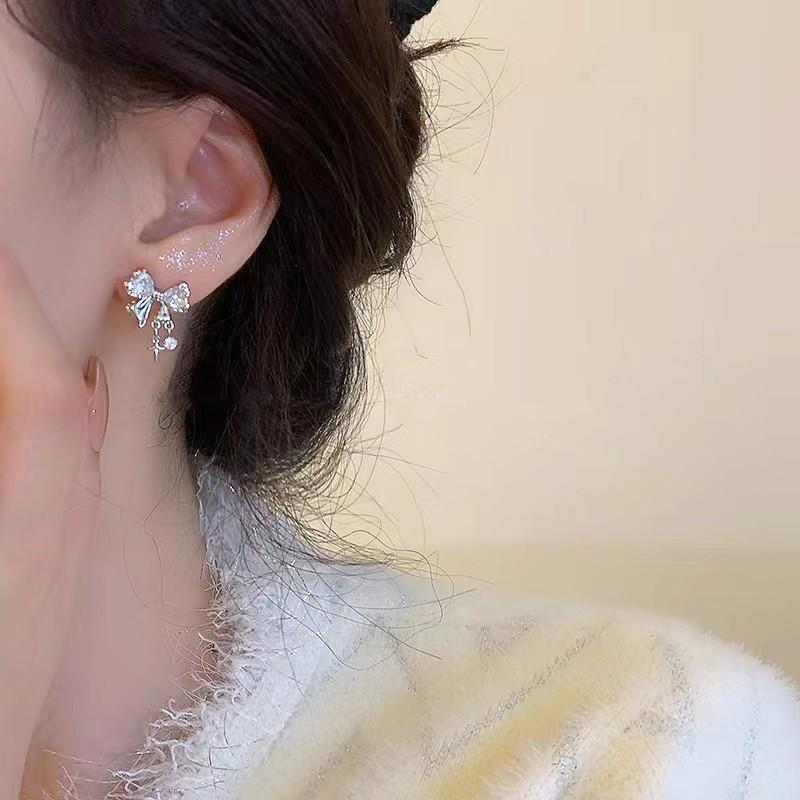 Elegant Zirconia Bow Stud Earrings for Women – High-End, Fashionable Design