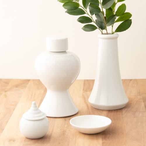 Tomatsu Shoten Buddhist Altar, White 2.0mm Polka Dot, AM-TM617