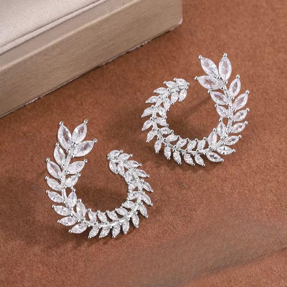 Unique Leaf Shape Design Inlaid with Diamonds Ladies Earrings-eye-catching Jewelry