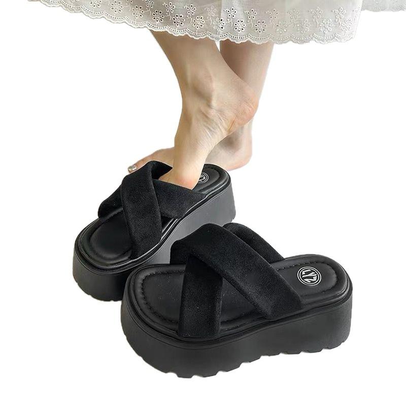 thick-soled high-heeled casual beach sandals, small people gain height, light and cool slippers women's shoes wear new models