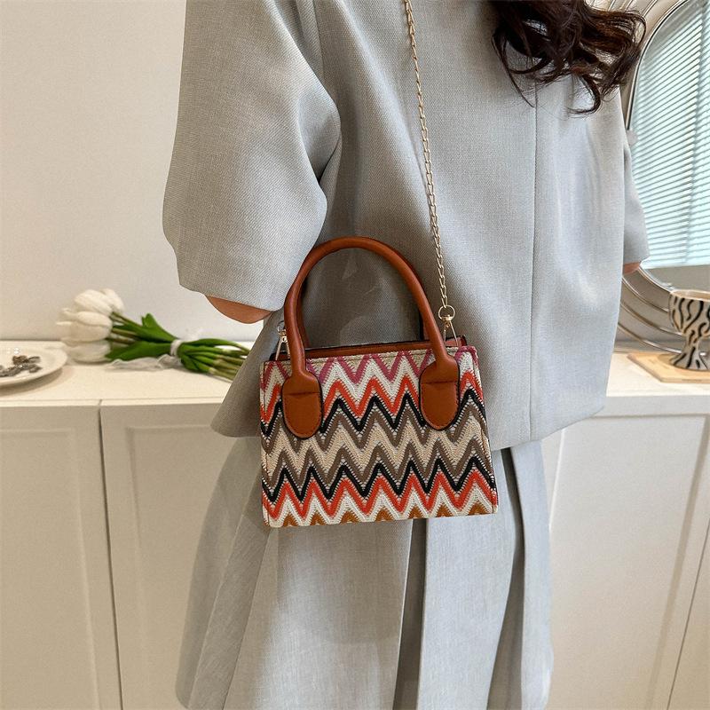

New retro shoulder women s bag handbag simple messenger bag literary small square bag